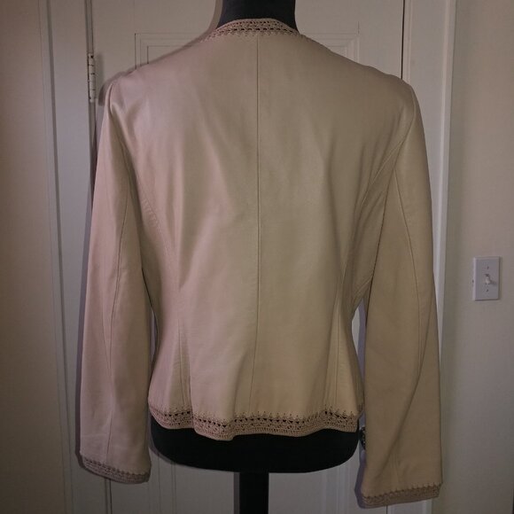 Nine West: Taupe/Nude Butter Soft Leather Blazer/Jacket W/Crochet Trim - Size L - Picture 5 of 10